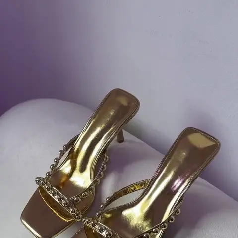 Vella heels
