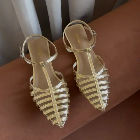     Caged Flats